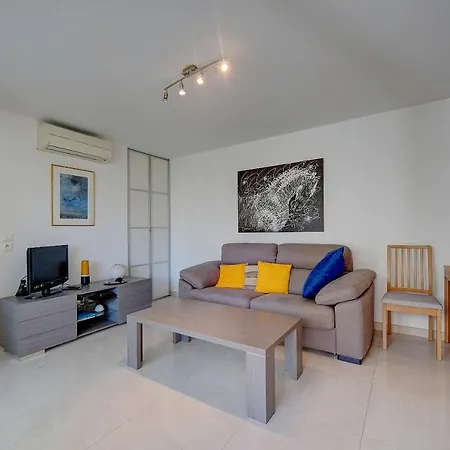 2 Pieces Moderne Avec Terrasse Et Parking A 3mn Des Plages !l- A1b230 Apartmán *