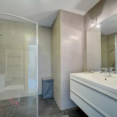 Apartmán 2 Pieces Moderne Avec Terrasse Et Parking A 3mn Des Plages !l- A1b230